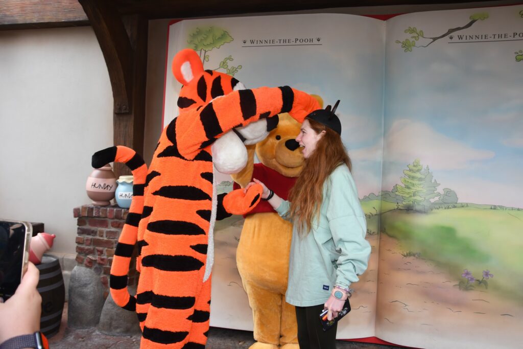 Tigger moves tassel